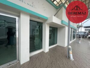 Local 2 en renta, Plaza Oropesa, Av. Samarkanda, Centro, Villahermosa, Tabasco