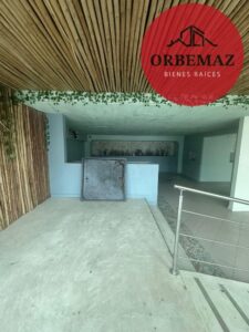 Local 2 en renta, Plaza Oropesa, Av. Samarkanda, Centro, Villahermosa, Tabasco