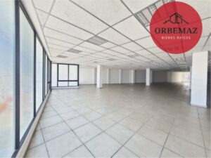 Local en renta, nivel 1 y 2, Av. Universidad, Colonia Casa Blanca; Villahermosa, Tabasco