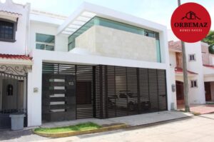 Casa en venta, Calle Tamarindo, Fraccionamiento Residencial El Country; Villahermosa Tabasco